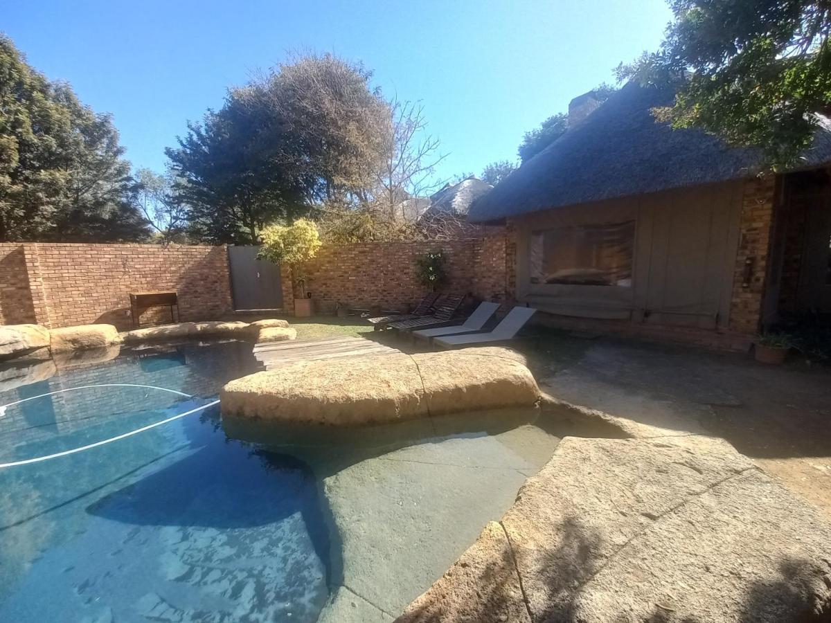 Khaya Africa Guesthouse Midrand Exterior foto